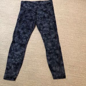 Athleta tie dye exercise pant 32”